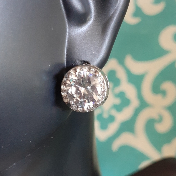 18K White GoldF White Sapphire Halo Earring - Picture 8 of 15